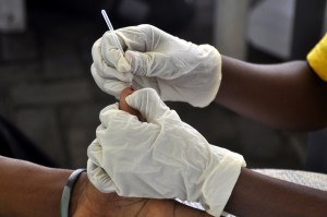 Blutentnahme für Malariatest
